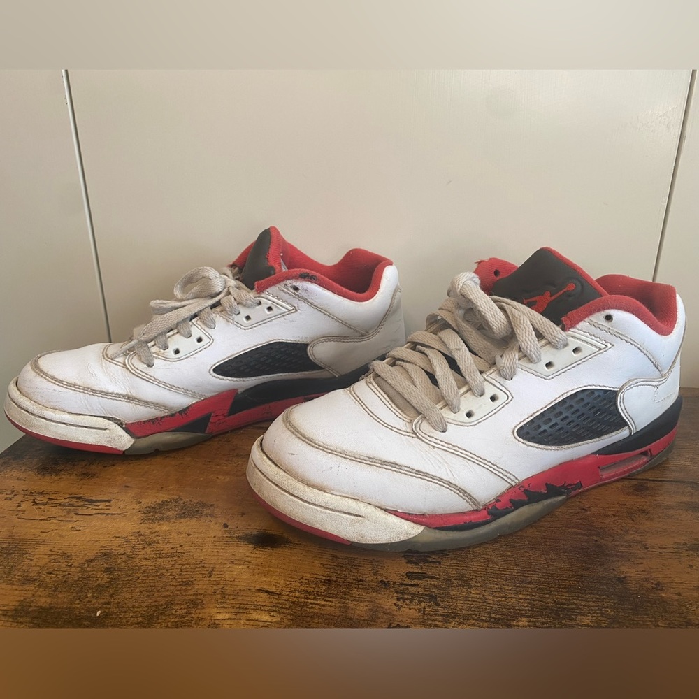 Nike Air Jordan 5 Retro Low GS Fire Red White and Black, BOY’S 7Y
